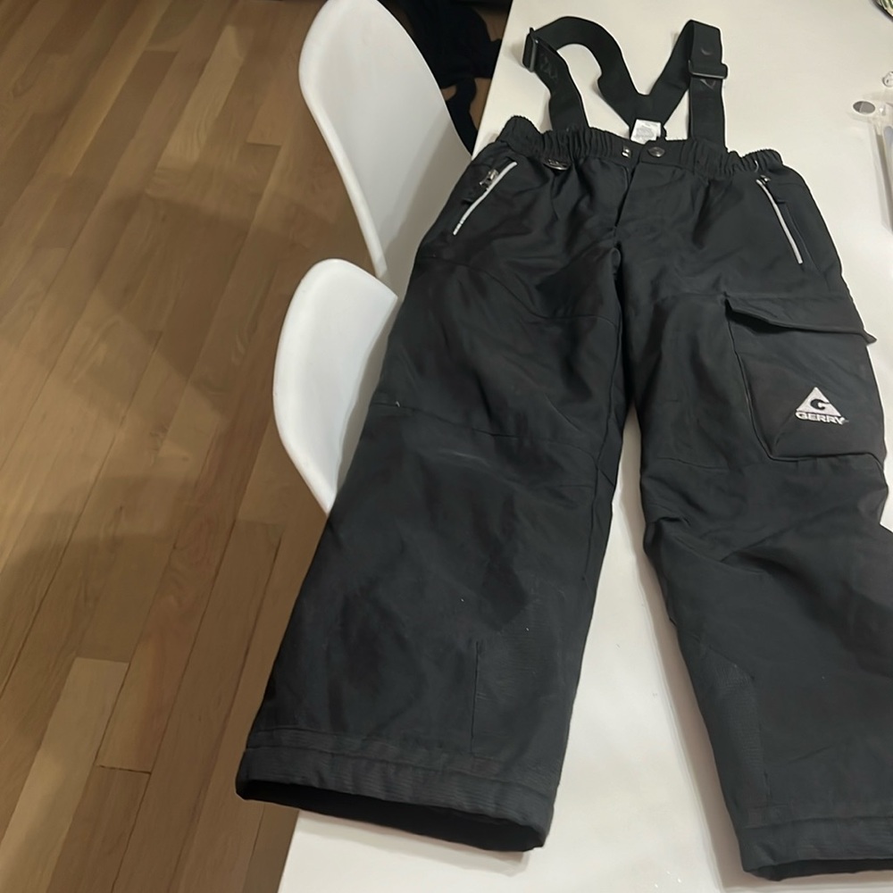 Black snow pants